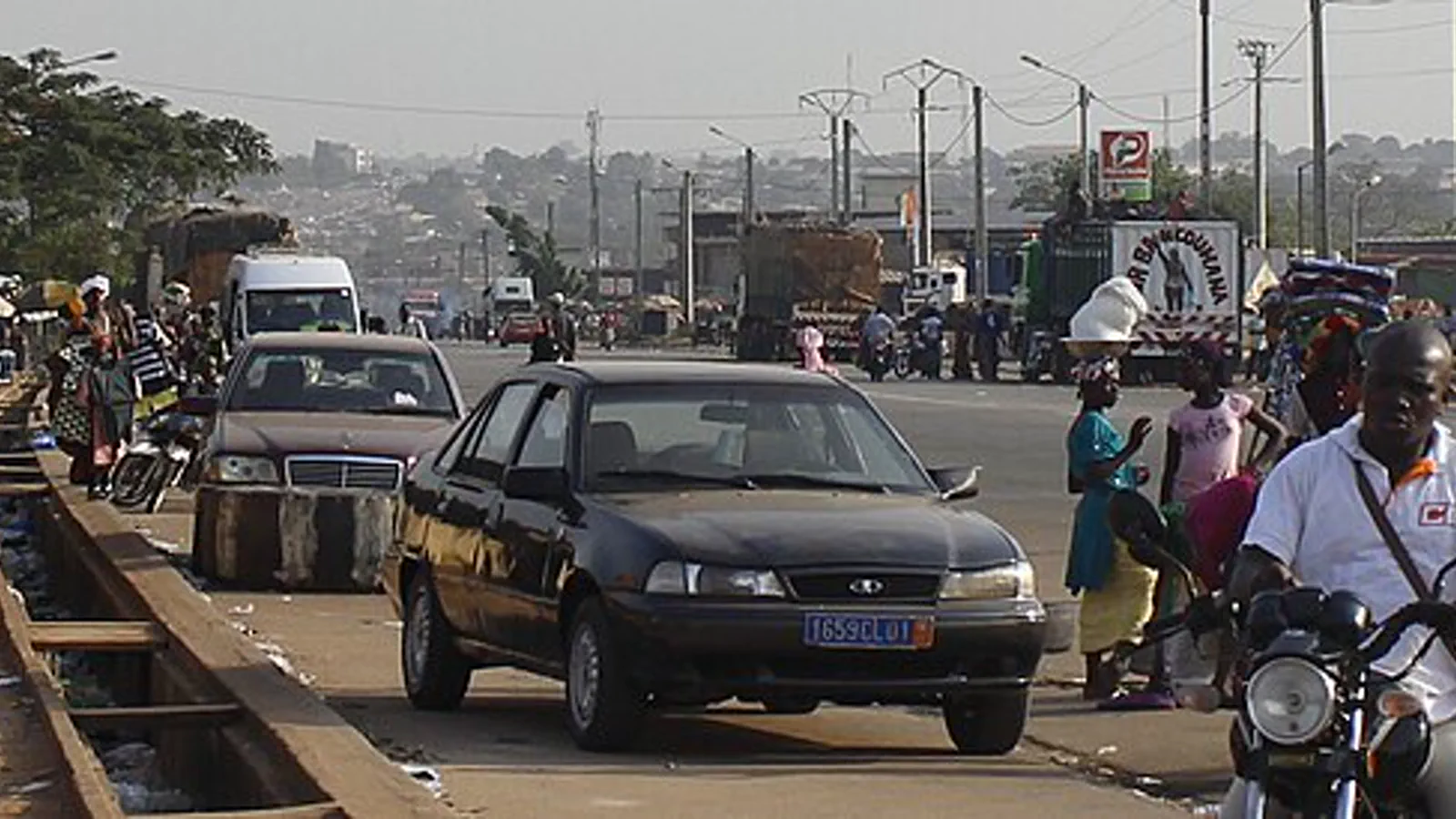 Scène urbaine à Bouaké